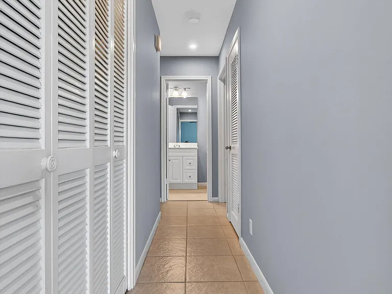 423 Pine Tree Ct #23 — Photo 20