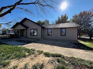 415 W Walnut St, Whitewright, TX 75491