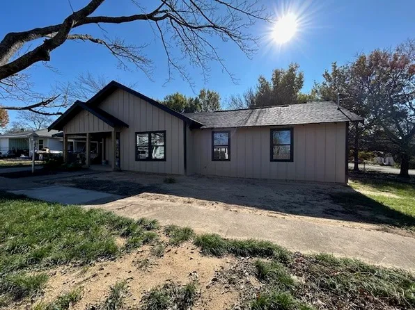 415 W Walnut St, Whitewright, TX 75491