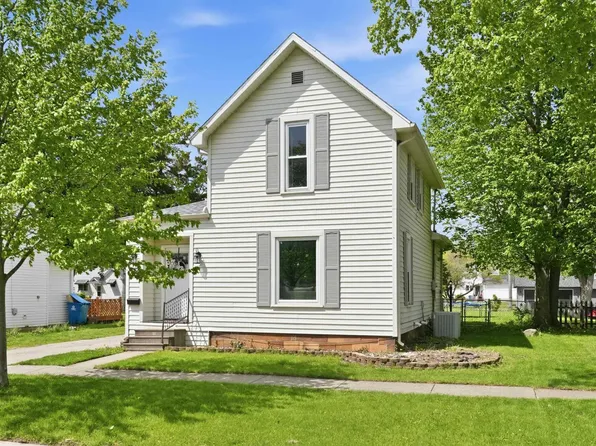712 E 9th St, Auburn, IN 46706