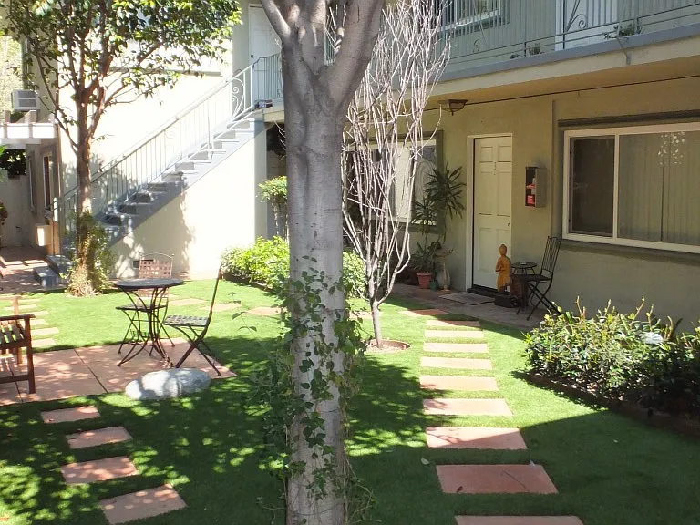 15032 Moorpark St #9 — Photo 4