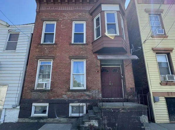 372 1st Street, Troy, NY 12180