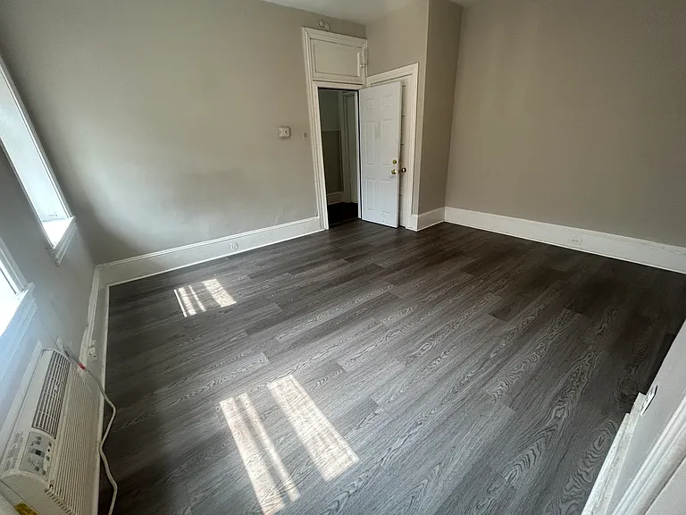 501 N 35th St #3 — Photo 4