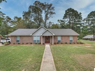 100 Dilling Lake Dr, Monroe, LA 71203