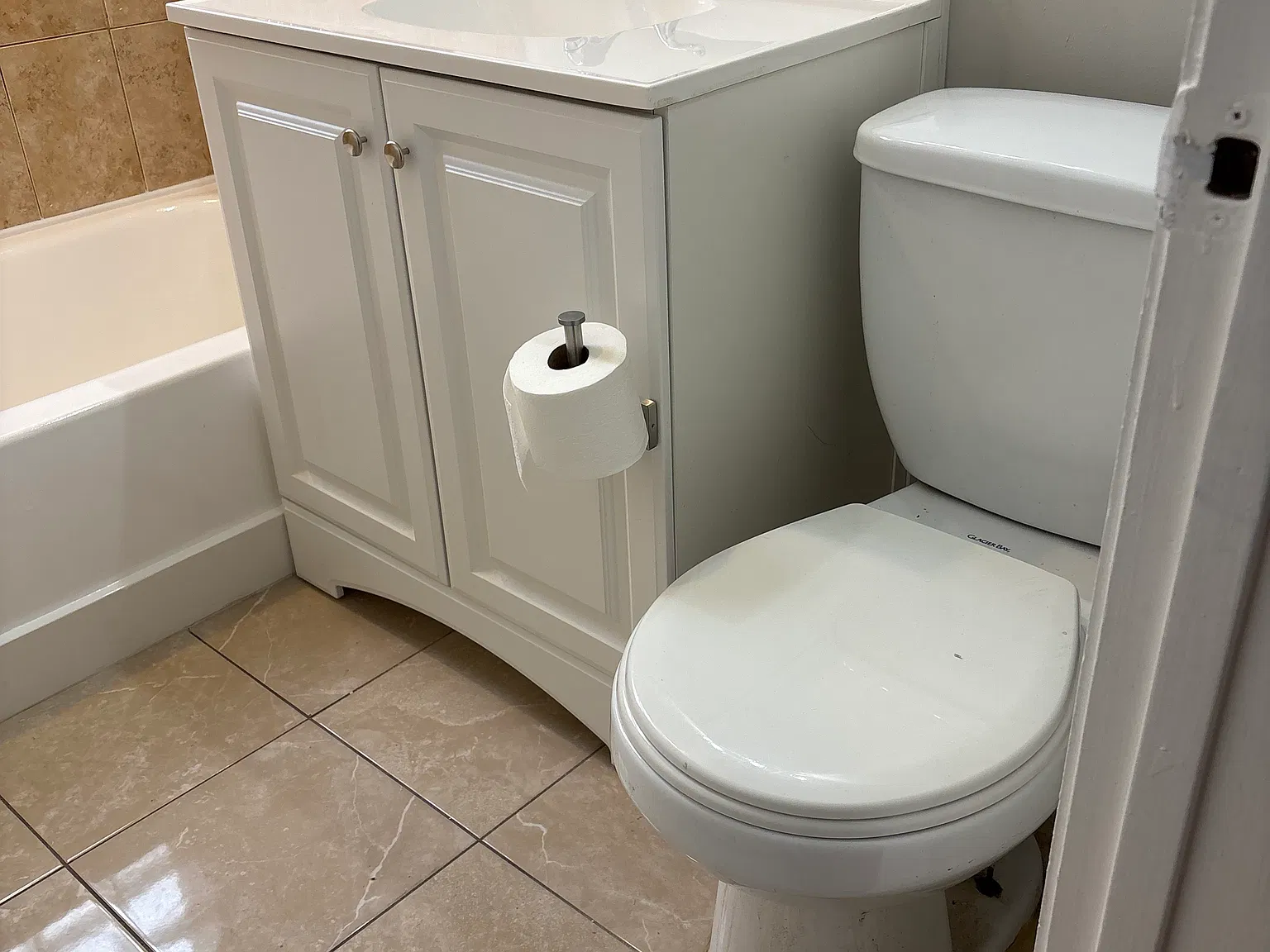 2 bed, 1400 sqft, $1,400 — Photo 4