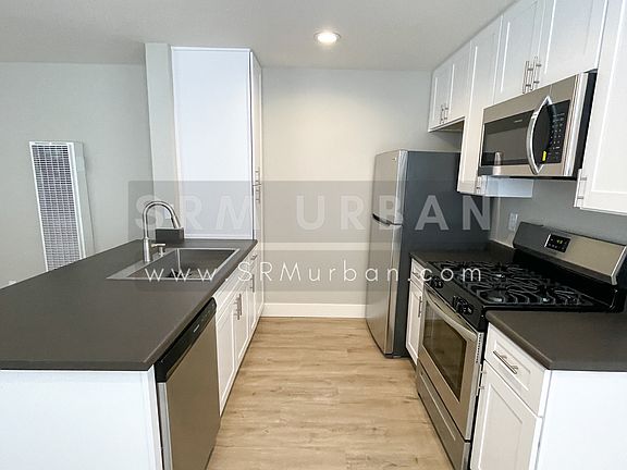 5th image of 4438 Menlo Ave #1