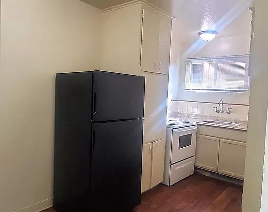 3rd image of 2605 E Lamona Ave #2605