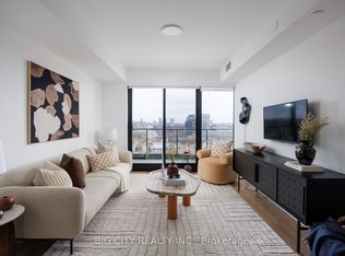 36 Brentcliffe Rd #813, Toronto, ON M4G 3Y2