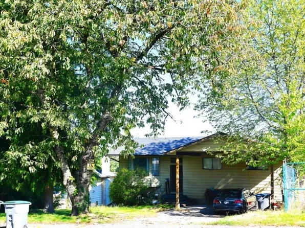 13495 113th Ave, Surrey, BC V3R 6S9