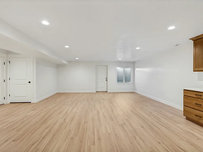 315 E 1150 N — Photo 8