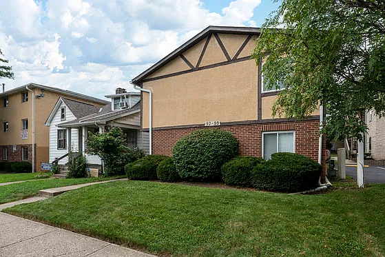 2 bed, 811 sqft, $1,425 — Photo 2