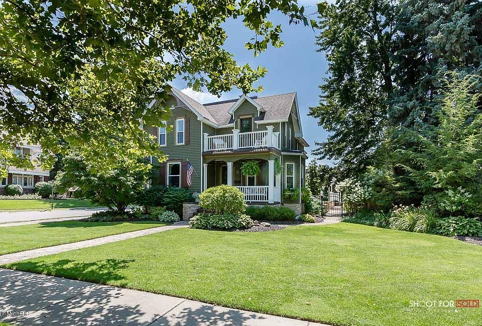 246 E Central Ave, Zeeland, MI 49464 Zillow
