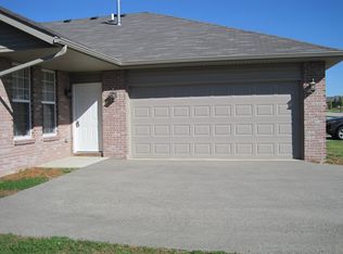 6451 Harvest Ln, Machesney Park, IL 61115