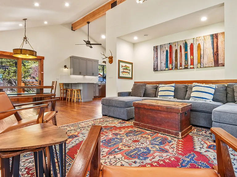 9833 Yacht St — Photo 15
