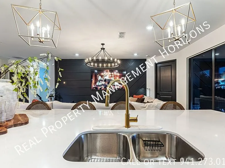 5623 N Honore Ave #322 — Photo 11