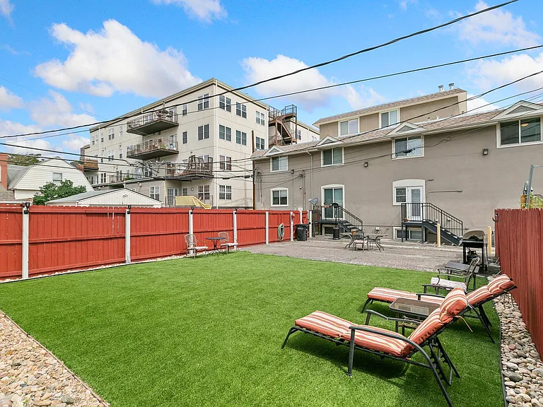 724 E 18th Ave — Photo 3