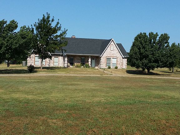 3rd image of 554 Country Oaks