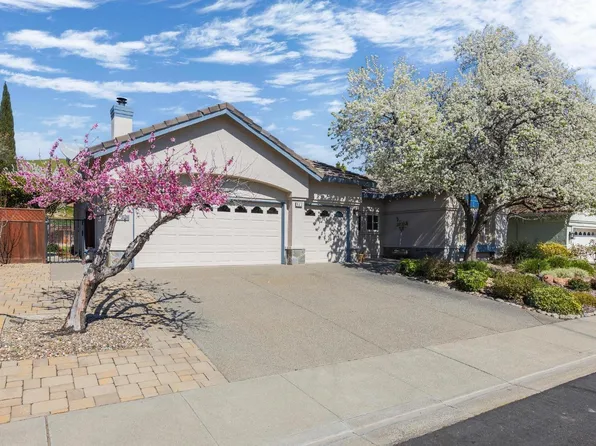 643 Hillcrest Circle, Vacaville, CA 95688