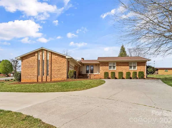 3829 Norman Rd, Morganton, NC 28655
