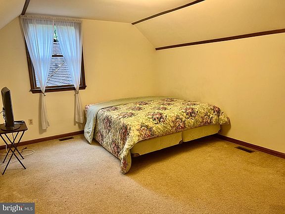 4th image of 4410 Lancaster Dr
