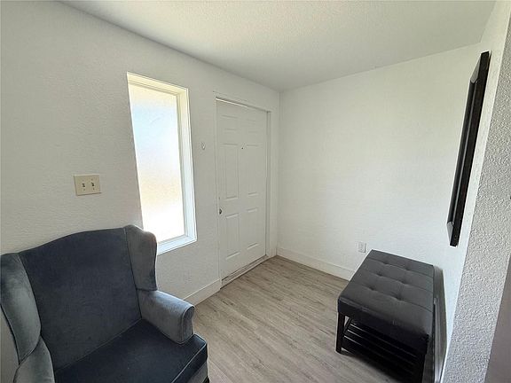 5th image of 690 NW Ennis Terrace