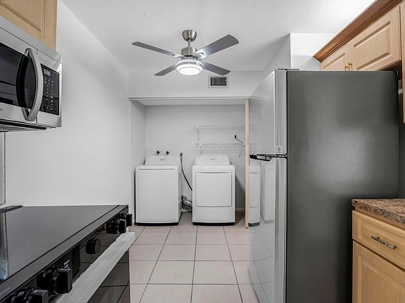 5th image of 17 Willowbrook Lane #204