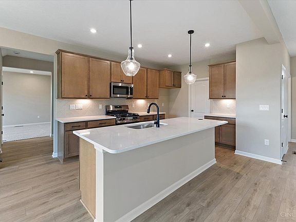 3rd image of 140 Dan Haven Pl