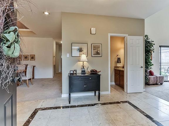 The foyer has a tile entry.