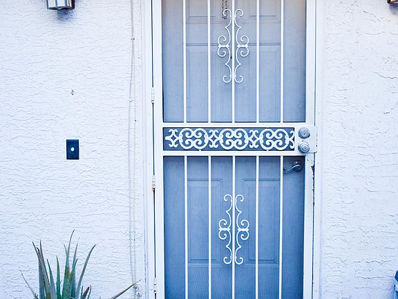 5th image of 1713 E Jacinto Ave