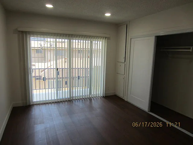 346 W Lomita Ave — Photo 7