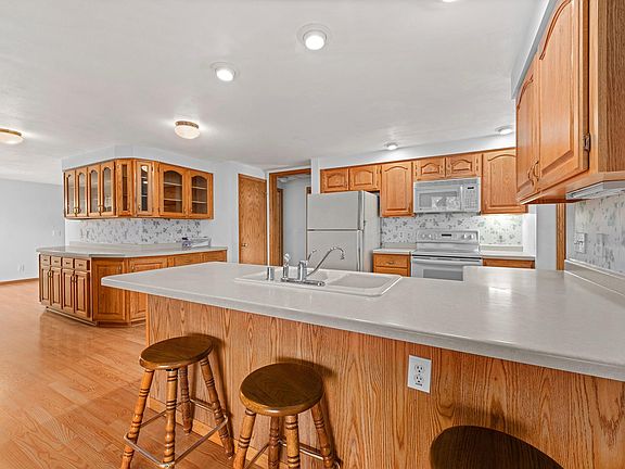 5th image of 4631 Pine Lake Rd