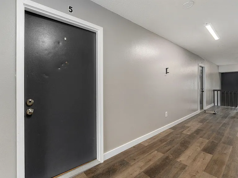 1221 S Park Ave #5 — Photo 10