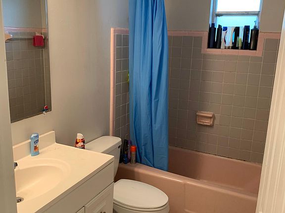 3rd image of 1390 Wright St