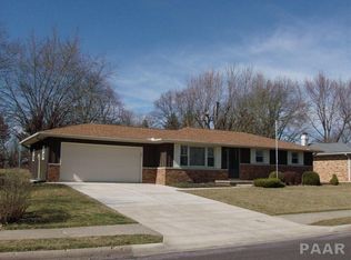 1811 Highwood Ave, Pekin, IL