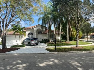 765 Bayside Ln, Weston, FL 33326