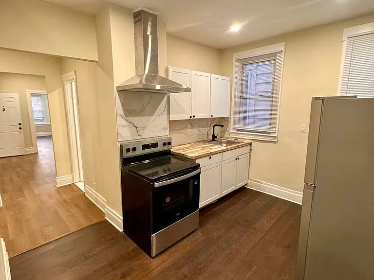 31 Bertha St #2 — Photo 2
