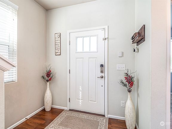 2nd image of 3452 Hera Street NE