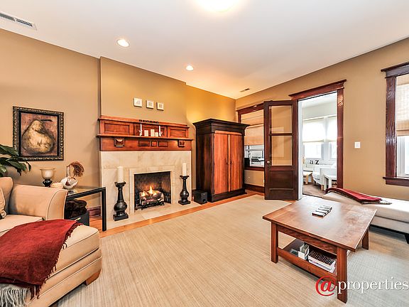 Living room with Fireplace