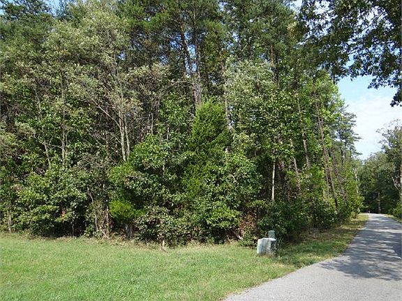 3rd image of 7939 Bowies Pond Pl