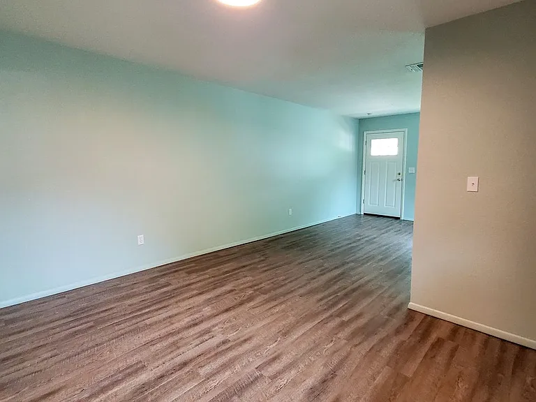 1117 E Parker St — Photo 20