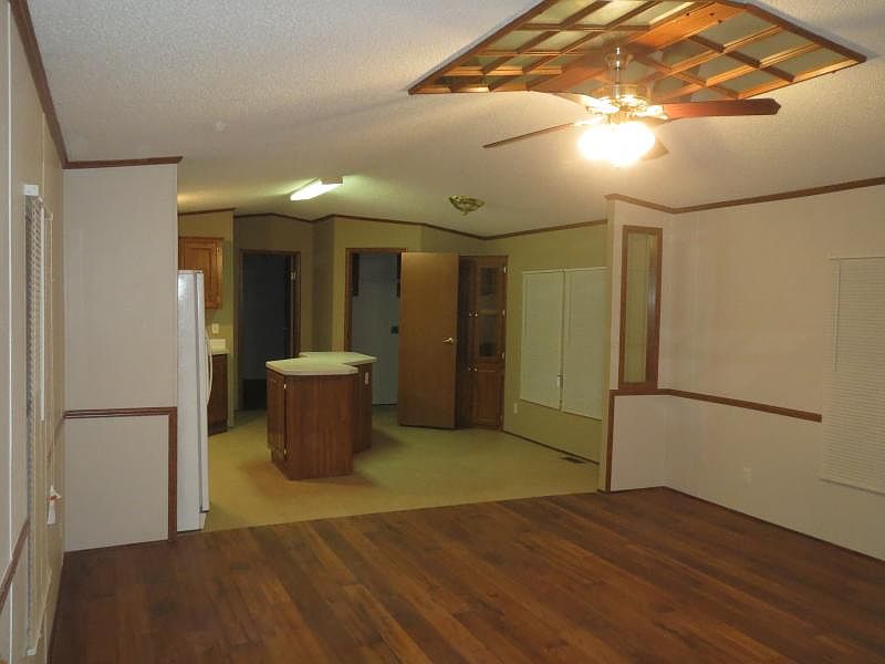 1st image of 216 Dogwood Ln