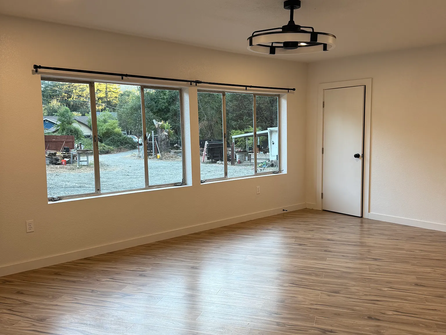 2 bed, 1400 sqft, $2,100 — Photo 3
