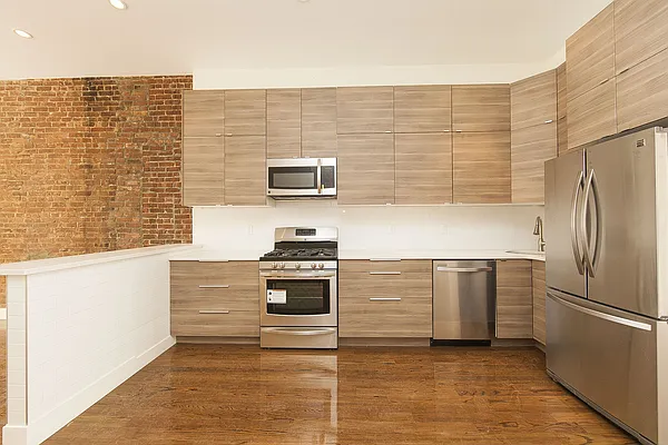 Rented by Link NY Realty | media 41