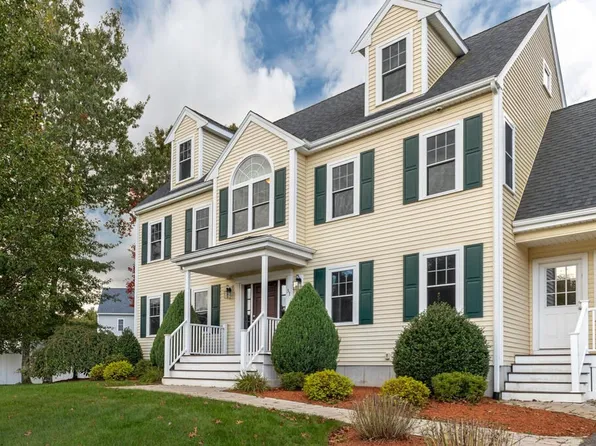 31 Little Comfort Cir, Whitman, MA 02382