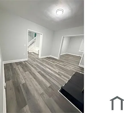 1052 Blackadore St — Photo 9