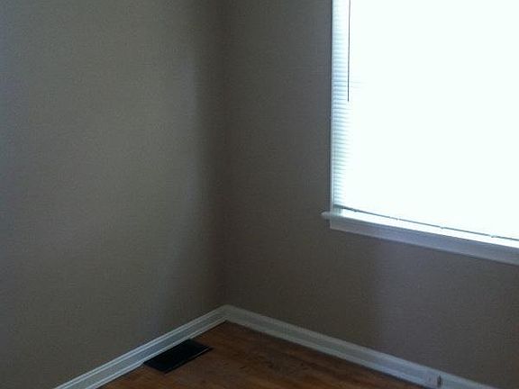 3rd image of 1008 Washington Ave