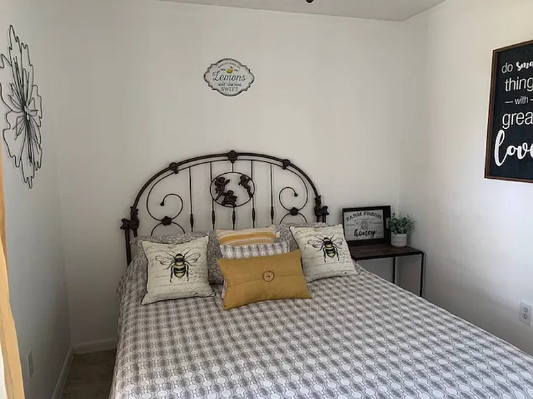 132 Hallmark Ave — Photo 12