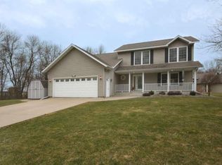 700 Oak Ave SE, Montgomery, MN 56069