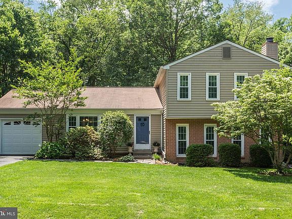 WELCOME HOME! Exterior Front of Home