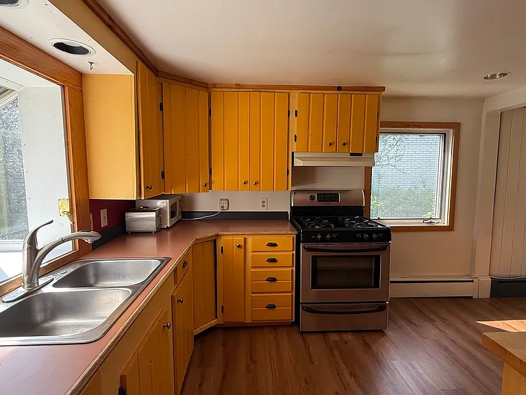 808 W 19th Ave — Photo 12